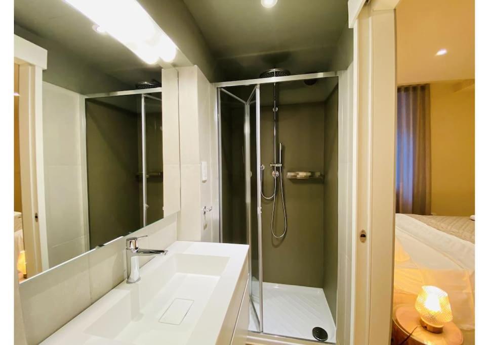 Sweet Time Venice, Luxury San Marco Frezzaria Apt! Appartamento